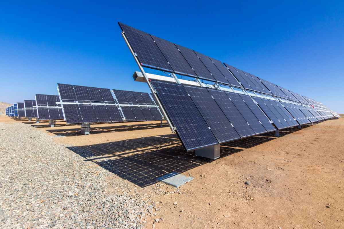 PANEL SOLAR BIFACIAL DE 580 W / 43.09 V / 13.53 A
